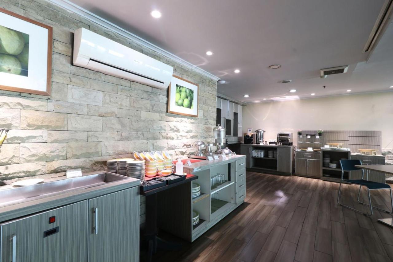 Tamarin Hotel Jakarta Manage By Vib Hospitality Management ภายนอก รูปภาพ